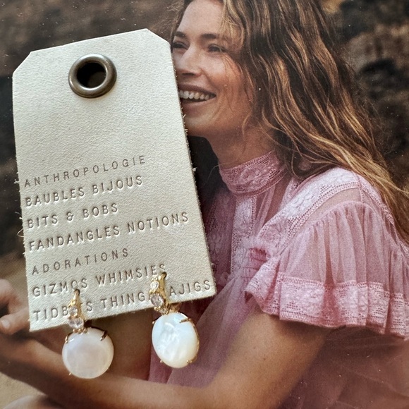 Anthropologie Gold tone with pearl Earrings - Picture 3 of 3